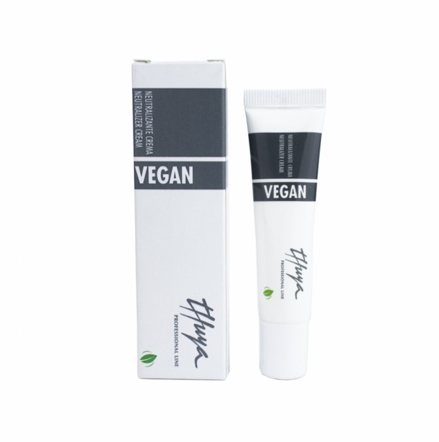 Thuya Vegan-serien i kraftpapir og esker på hvit bakgrunn
