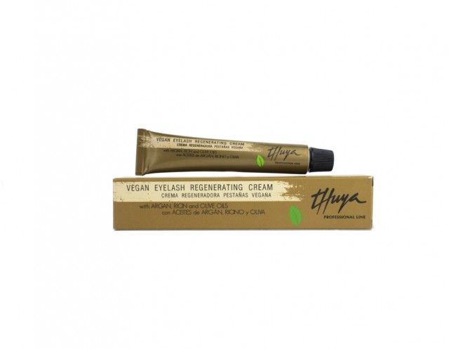 Thuya Vegan Perfect Look kit med esker og tuber lagt utover